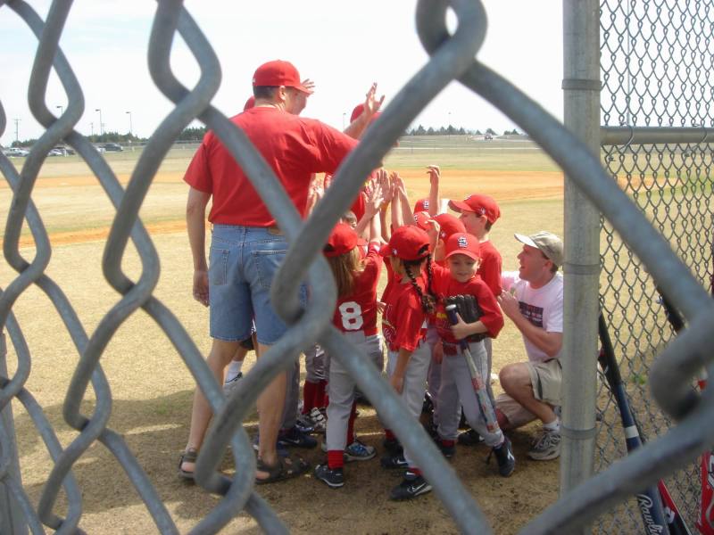 2006/03(Mar)/03(Tee-Ball-Chance-Dax)/800x600_2006-03-04 08-Tee-Ball.JPG